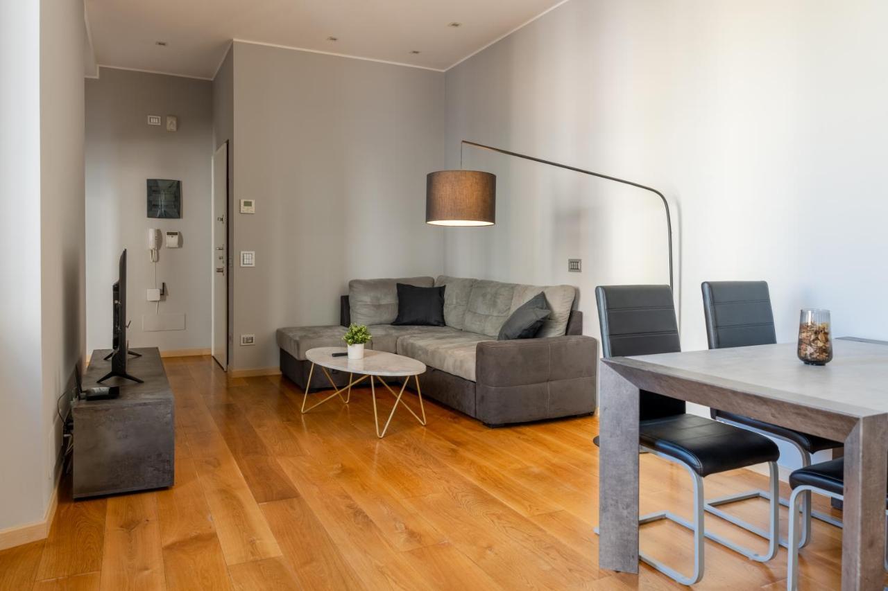5 Min Duomo Luxury Home In Brera Design District Milánó Kültér fotó
